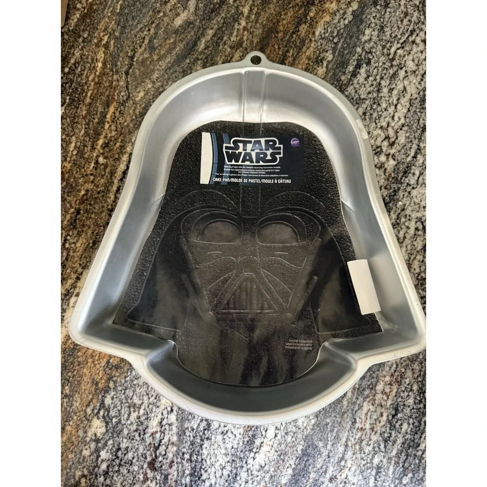 Wilton 2012 Darth Vader Star Wars Aluminum Party Cake Pan Baking Mold 2105-3035